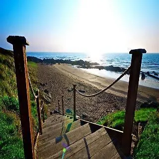 Shoreline מלון 4*