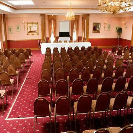 Shoreline Hotel