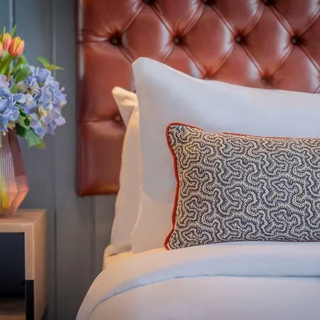 Shoreline Hotel 4*
