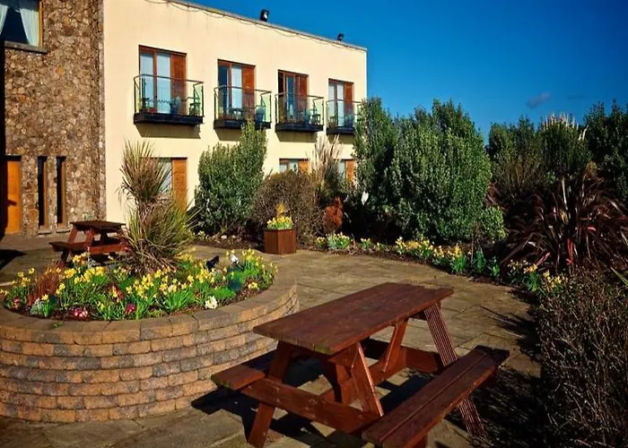 Shoreline Szálloda 4*